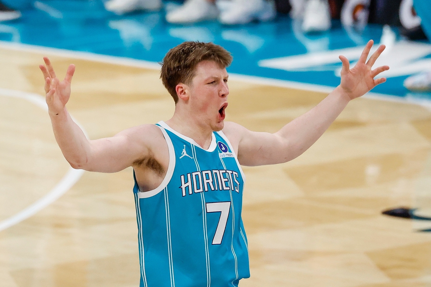 江南体育下载-豪取六连胜！解说：黄蜂有些势不可挡 克尼佩尔彻底改变球队气质